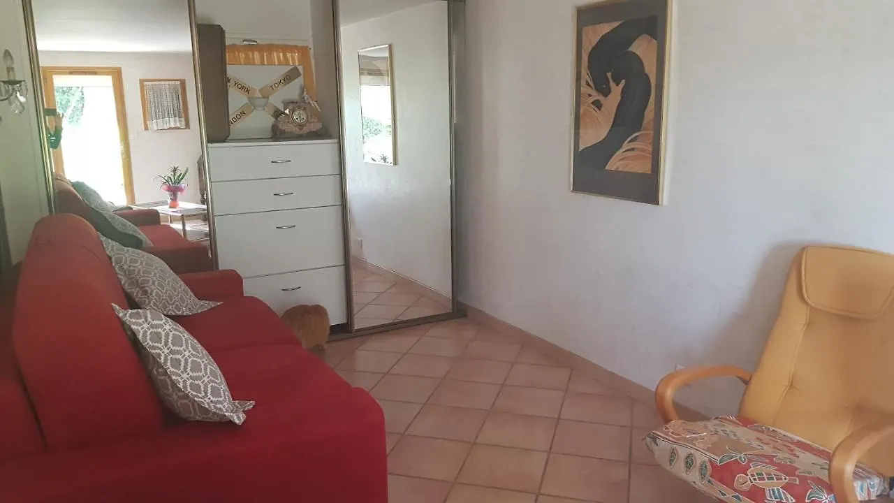 Le Rossignol Apartment Cranves-Sales 0*,  France